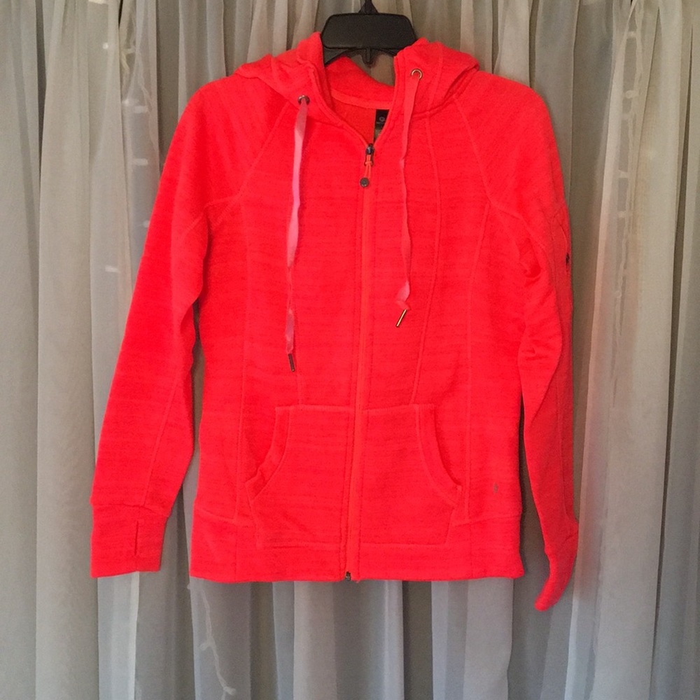 90 Degree zip up